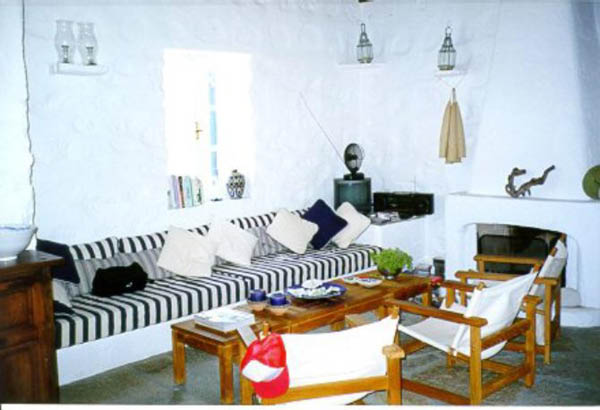 GianniLivingroomparos3c51302126