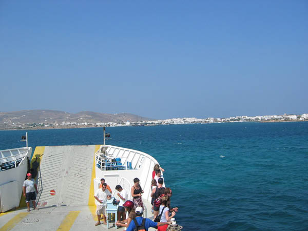 Ferry_to_Paros4161317835